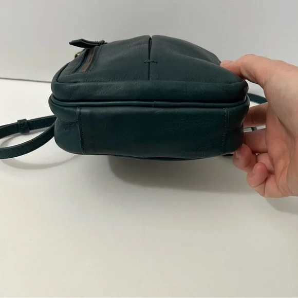 American Leather Co - Cleveland
North-South Crossbody Bag - Hunter Green - Picture 6 of 16